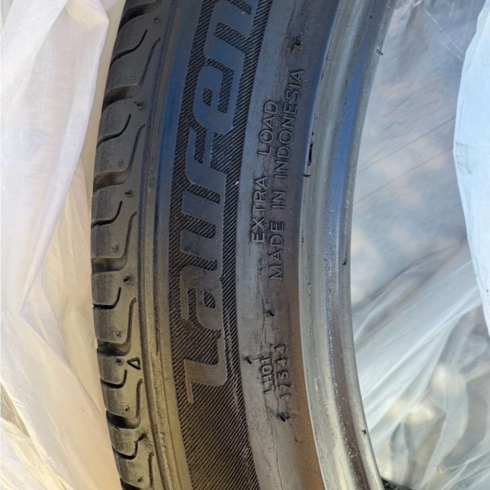 Set of 3 Laufenn Black Tires - All-Season Tread